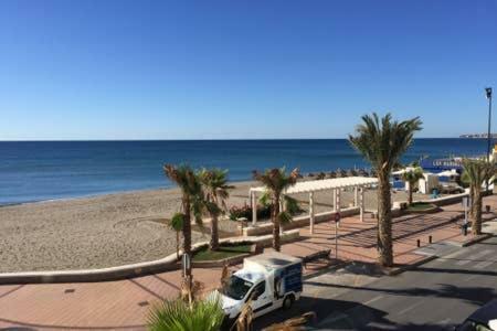 Апартаменты Espectacular 1ª Linea De Playa...Te Enamoraras!!! Фуэнхирола Экстерьер фото